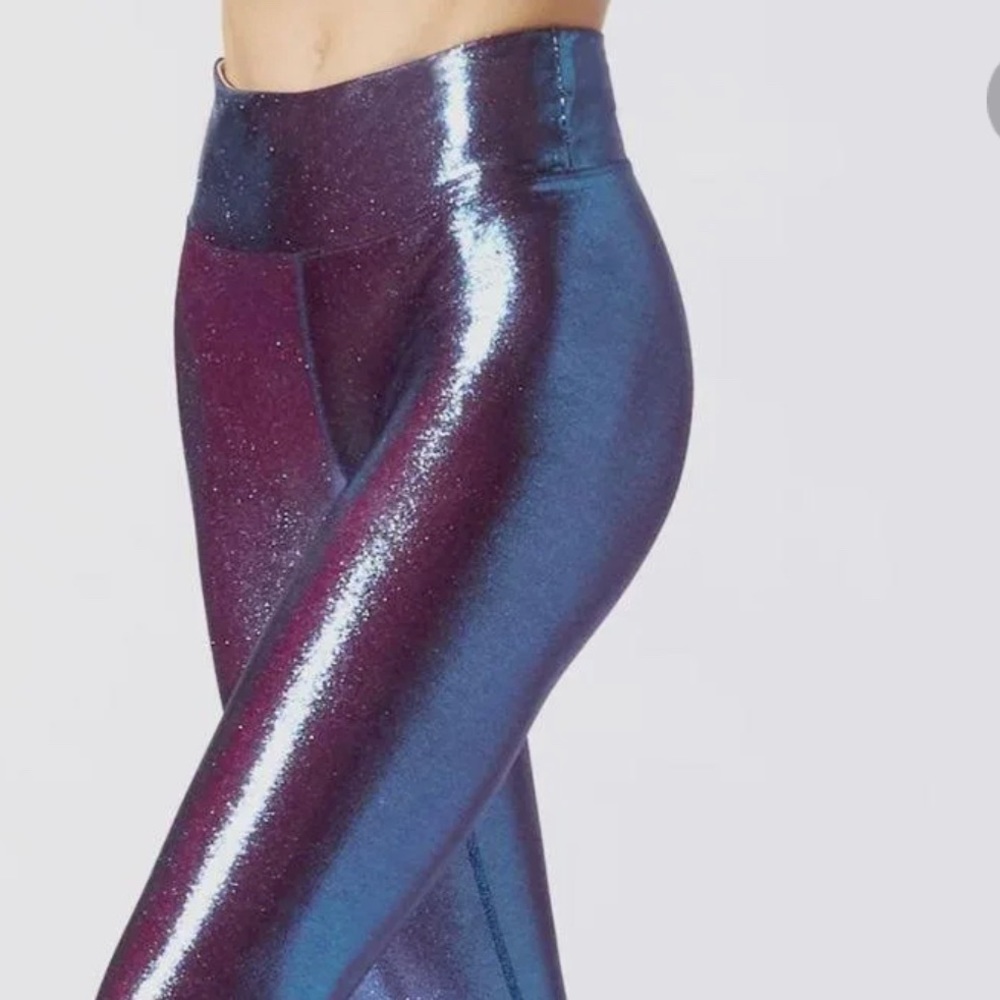 NWOT-HEROINE PURPLE w/ PINK METALLIC LEGGINGS.Lolith Evolve Fitwear. Size M